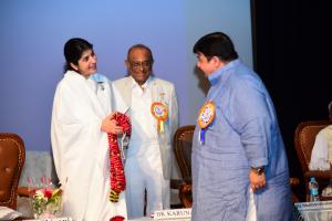 4. Dr. B.Suresh, Vice Chancellor of JSS University, Mysore talk with Sister Shivani