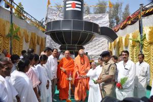1. L-R= Ex. MLA. Vasu, Aadi Chunanagiri Peetadeeshwar and  Suttur Peetadeeshwar, BK Prabhamani Behn, BK Pranesh Brother, etc., celebrated the light of the lamp.